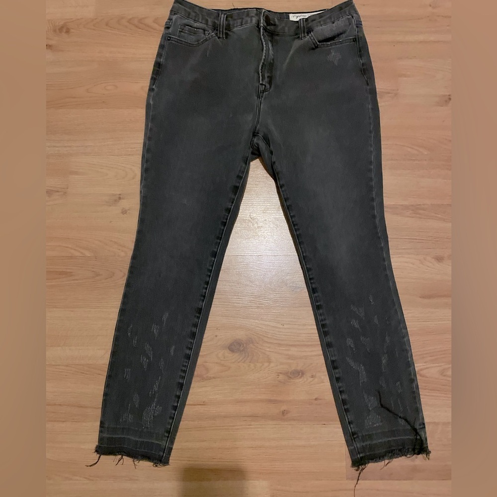 Mystree Charcoal Ankle Jeans distressed size 28